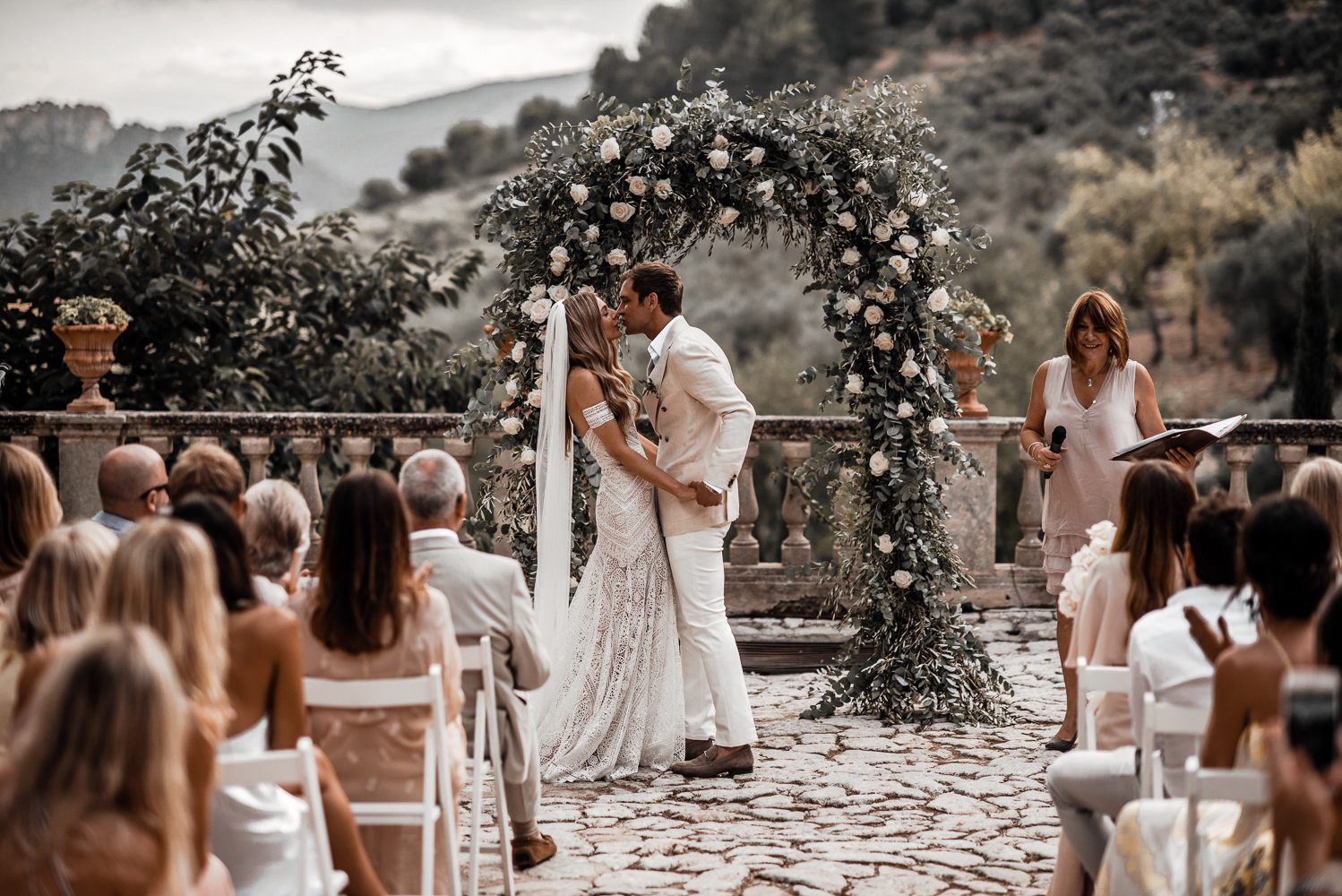 arco-de-flores-no-casamento
